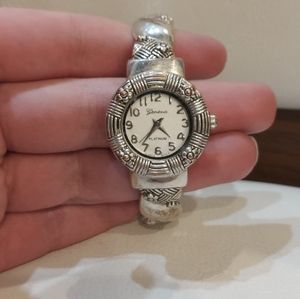 Geneva old school wrist watch